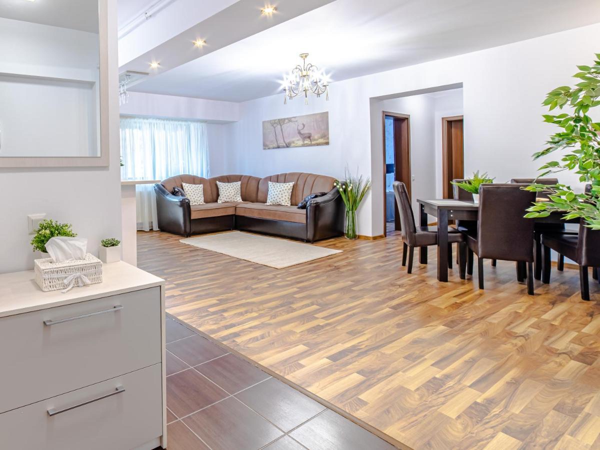 Mikras Luxury Apartment ซินายา ภายนอก รูปภาพ