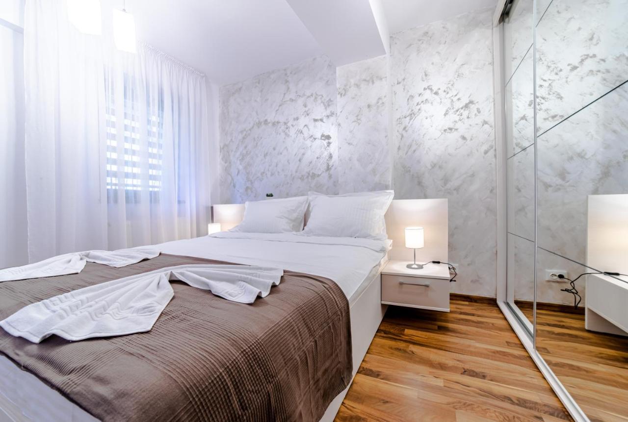 Mikras Luxury Apartment ซินายา ภายนอก รูปภาพ