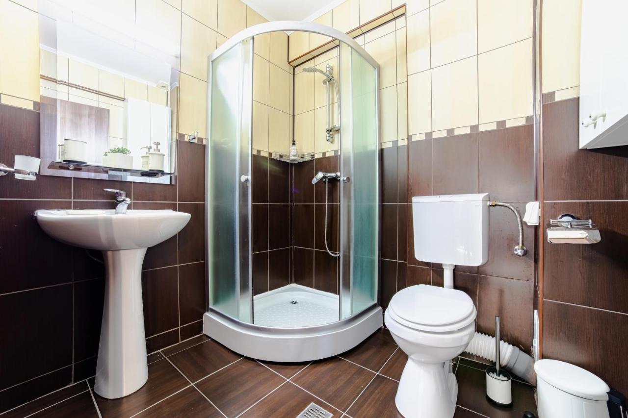 Mikras Luxury Apartment ซินายา ภายนอก รูปภาพ