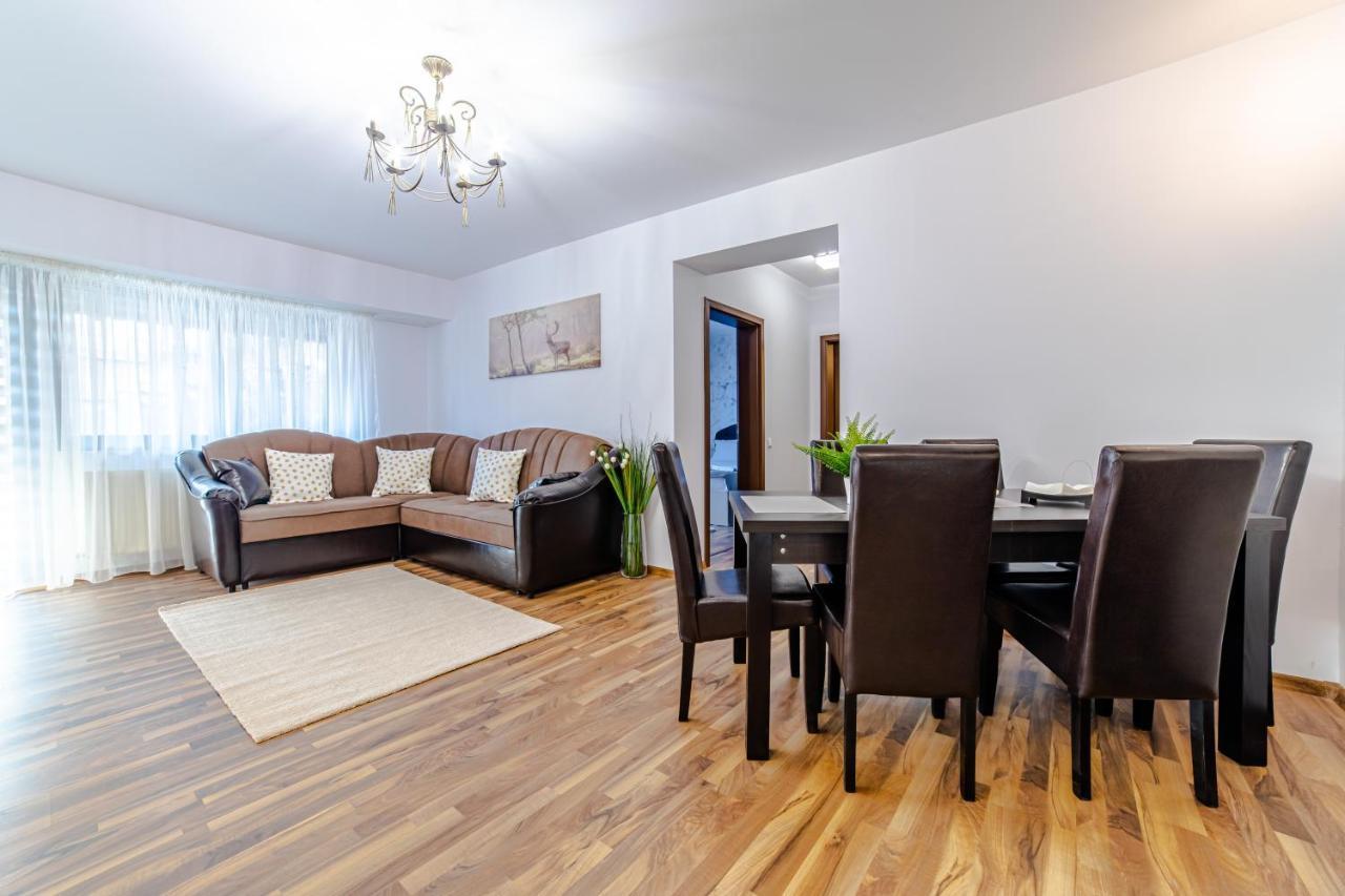 Mikras Luxury Apartment ซินายา ภายนอก รูปภาพ